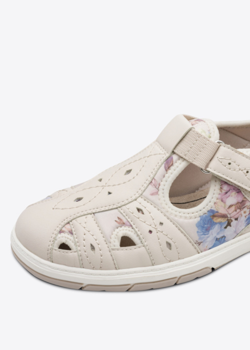 Jana laisvalaikio bateliai