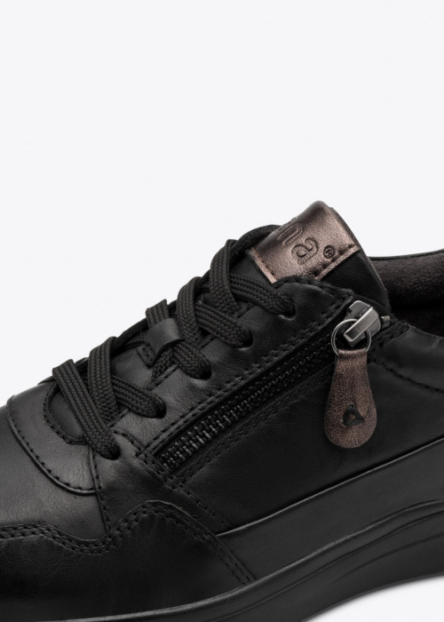 Jana laisvalaikio bateliai