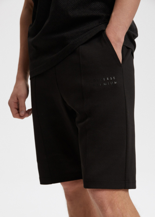 Diverse laisvalaikio šortai