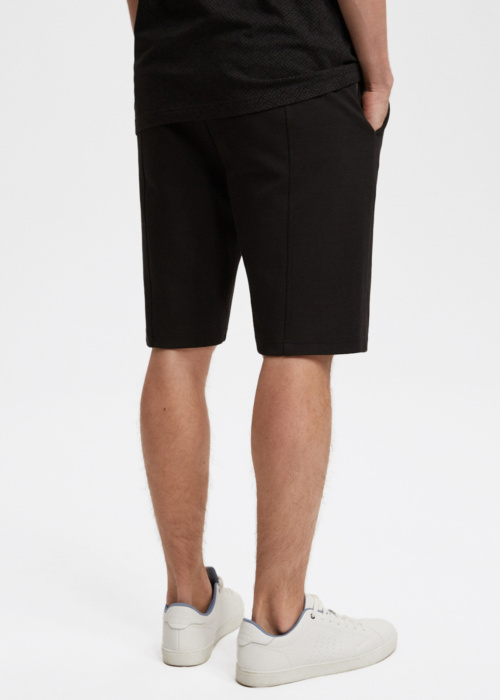 Diverse laisvalaikio šortai