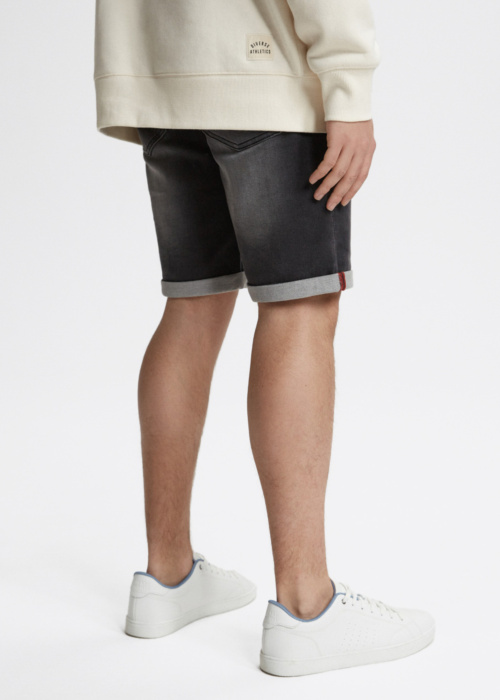 Diverse džinsiniai šortai