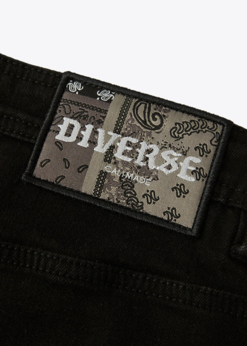 Diverse džinsiniai šortai