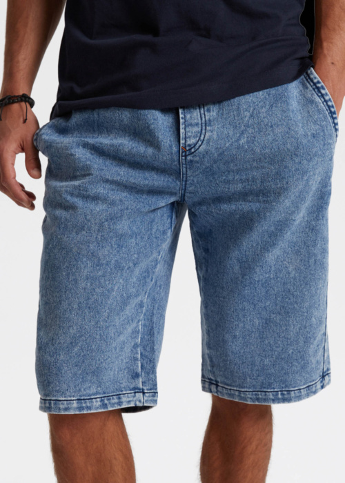 Diverse džinsiniai šortai