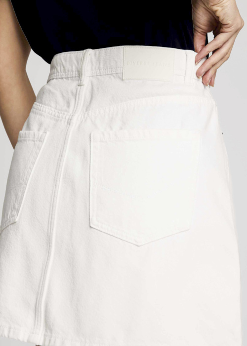 Diverse sijonas Tomi