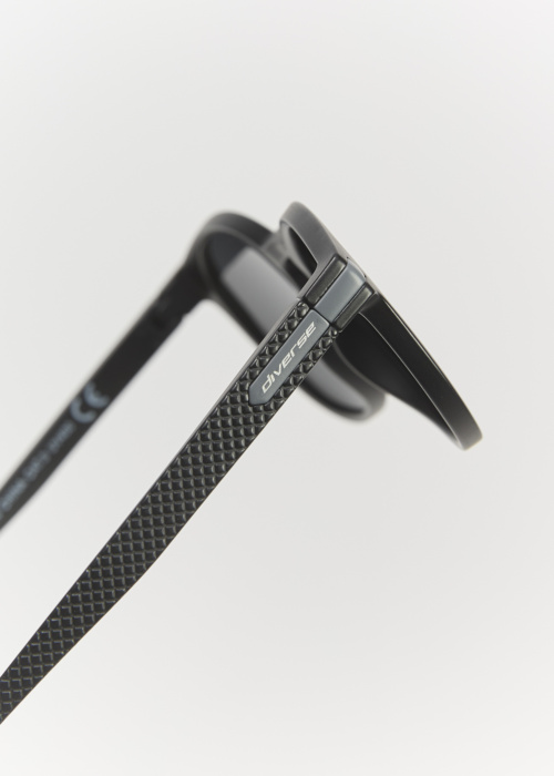 Diverse akiniai nuo saulės Autor