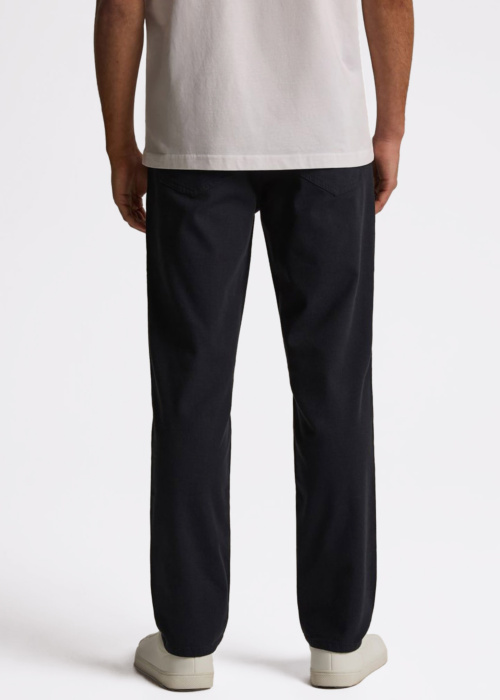 Diverse kelnės Kais