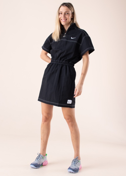 Nike suknelė