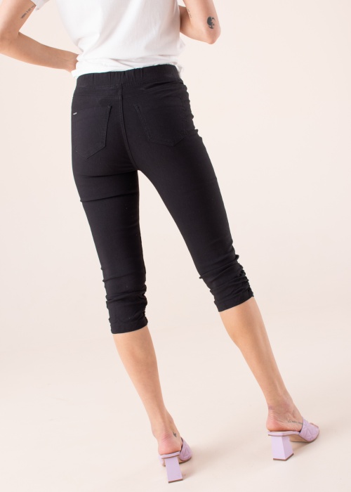 b.young bridžai Keira