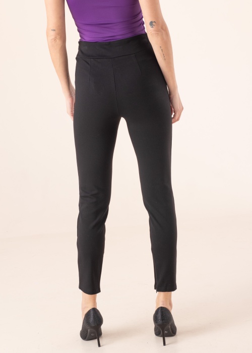 Guess tamprės Priscilla