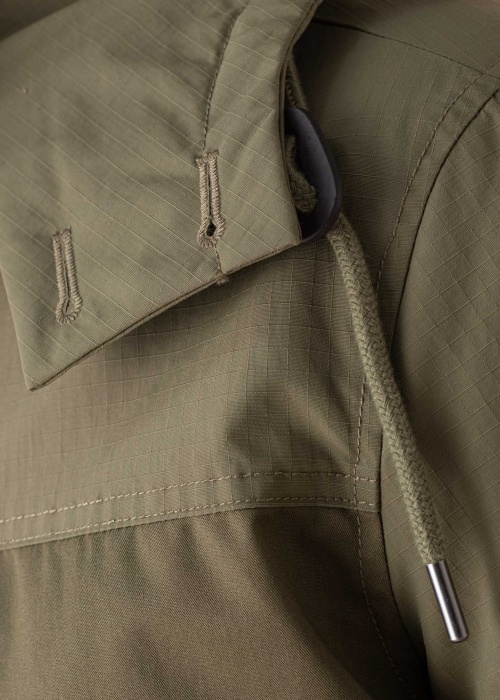 Esprit pavasario-rudens striukė