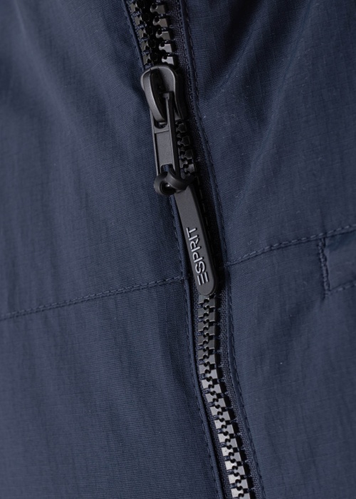 Esprit pavasario-rudens striukė