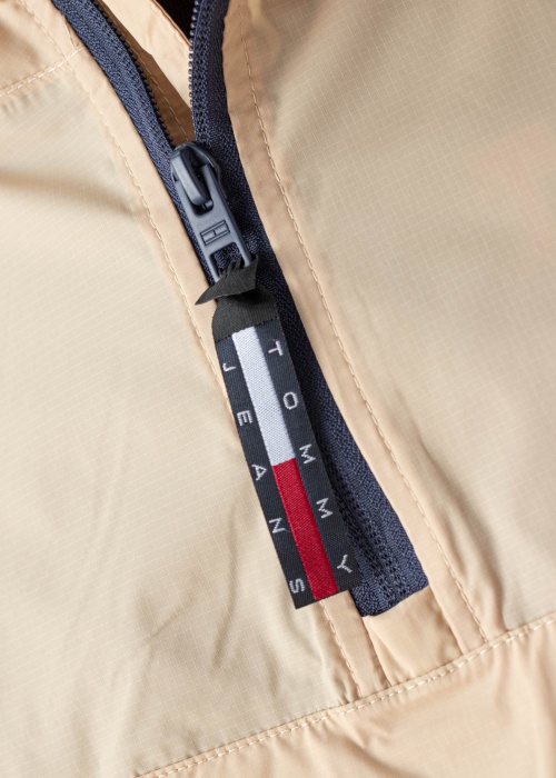 Tommy Jeans striukė nuo vėjo Pckable Tech Chicago