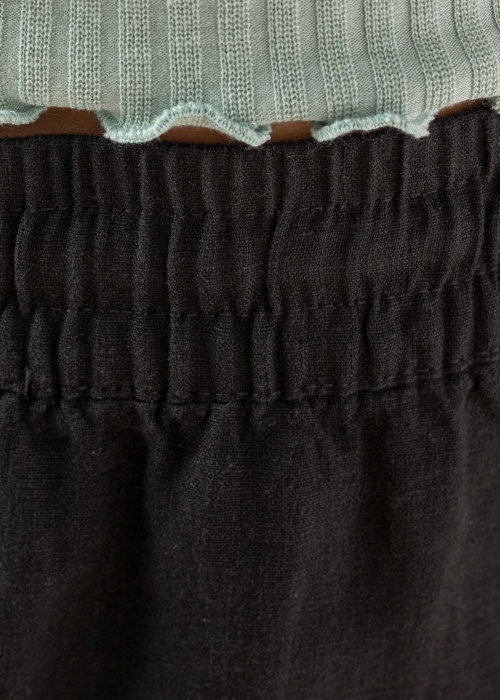 b.young kelnės Falakka