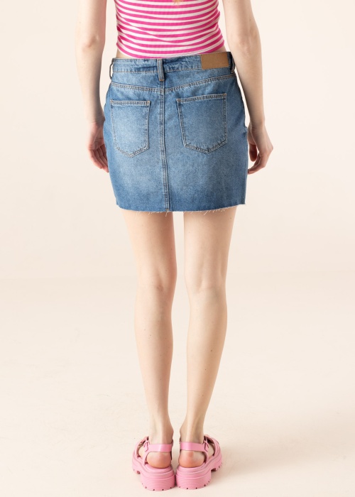 Noisy May sijonas April