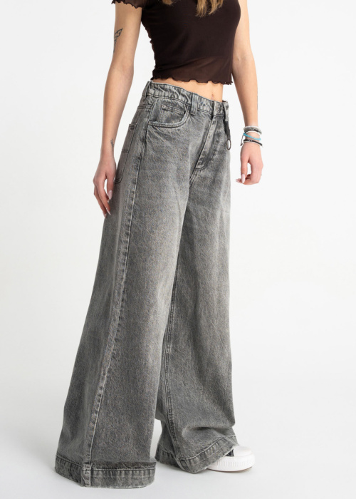 Reporter Young džinsai