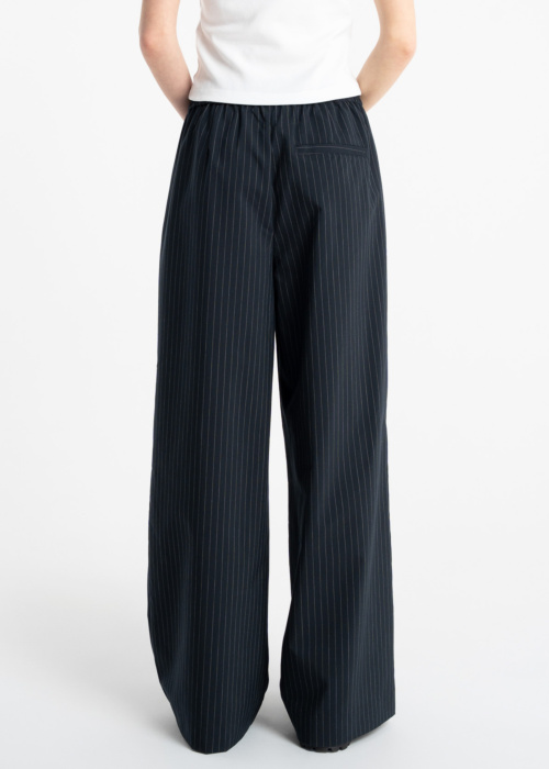 Reporter Young kelnės