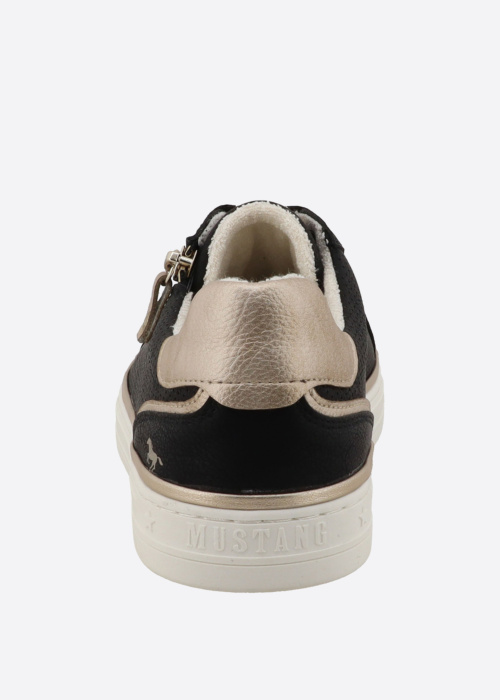 Mustang laisvalaikio batai Carmen