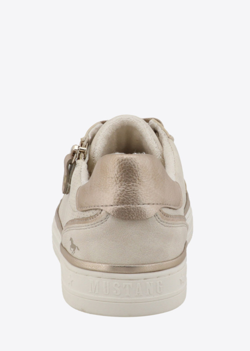 Mustang laisvalaikio batai Carmen