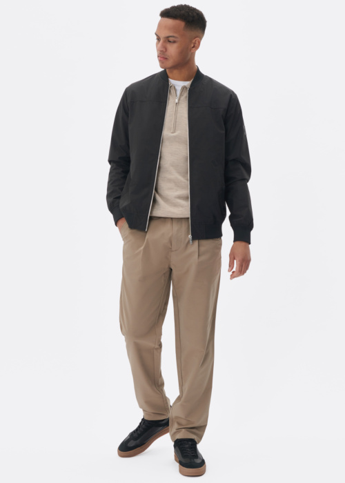 Matinique pavasario-rudens striukė Maclay