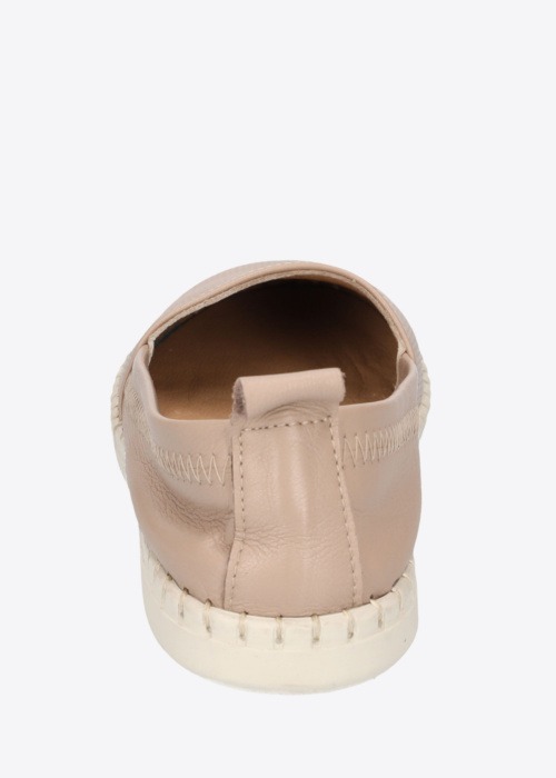 Cosmos laisvalaikio bateliai