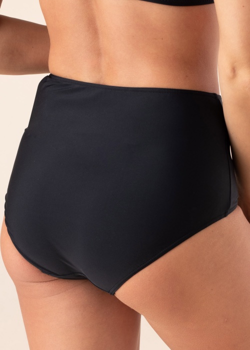 Trofe maudymosi kelnaitės