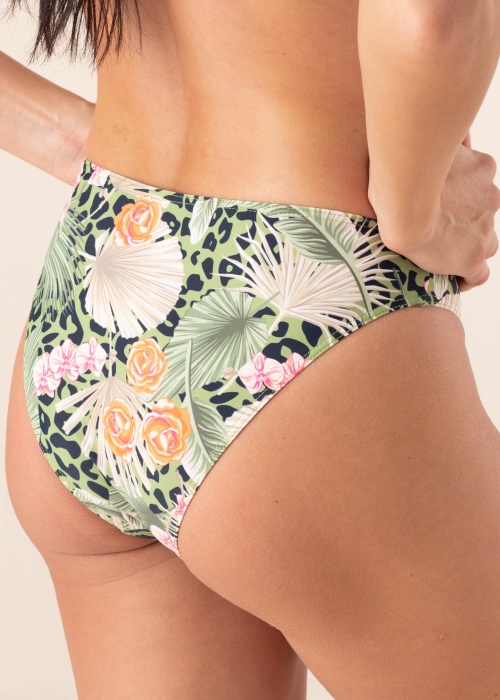 Trofe maudymosi kelnaitės