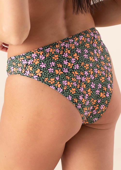 Trofe maudymosi kelnaitės