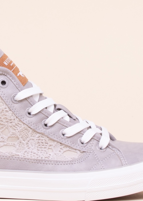 Mustang laisvalaikio batai