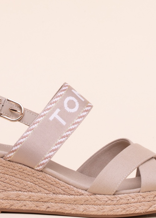 Tommy Hilfiger bateliai