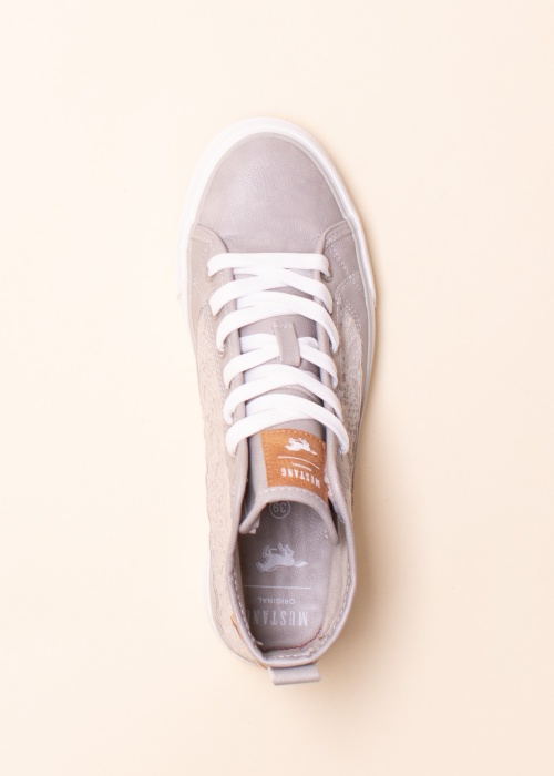 Mustang laisvalaikio batai