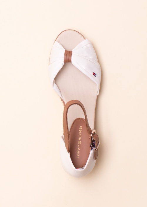 Tommy Hilfiger bateliai