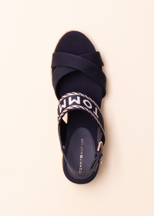 Tommy Hilfiger bateliai