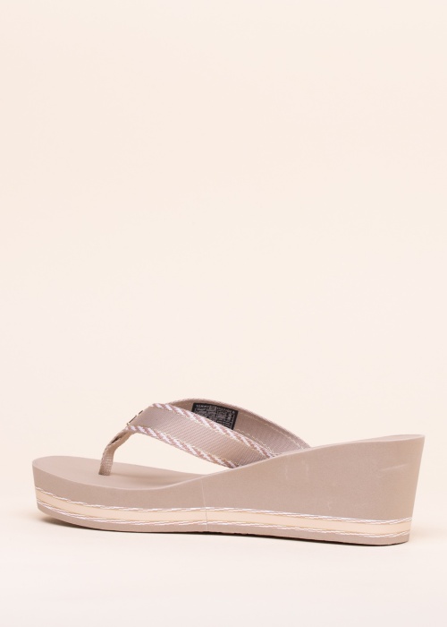 Tommy Hilfiger šlepetės per pirštą