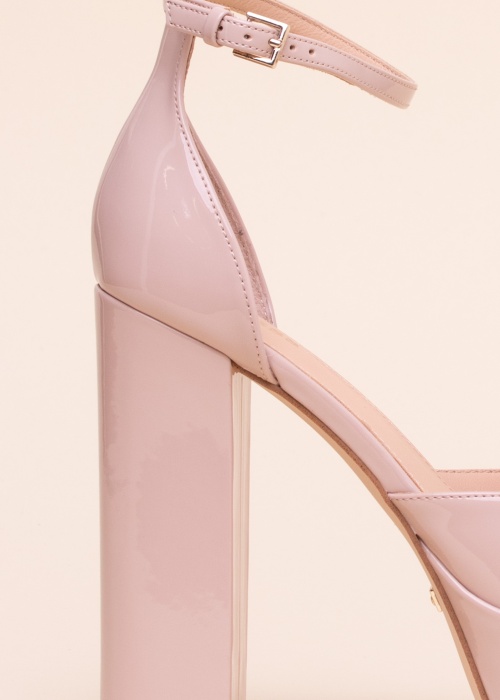 Guess bateliai Calane