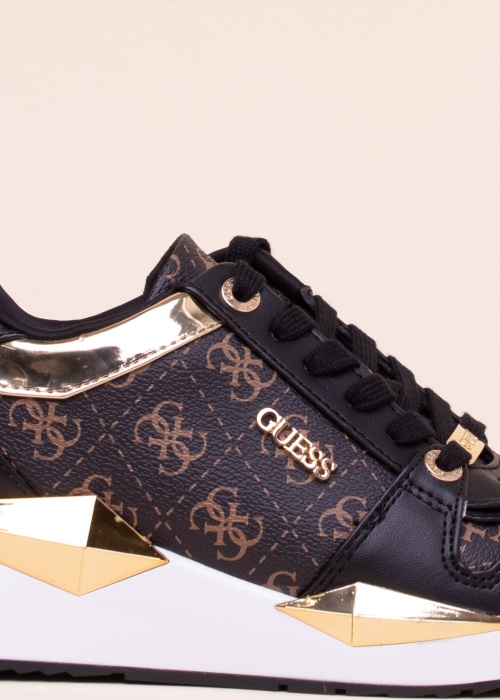 Guess laisvalaikio bateliai Tallyn