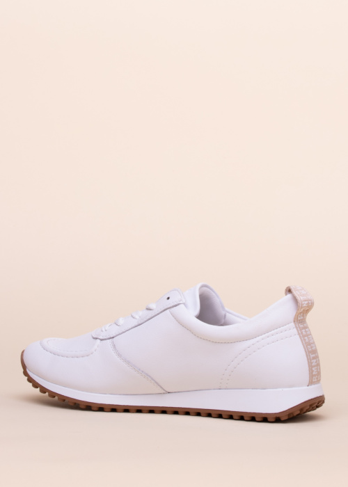 Remonte laisvalaikio bateliai