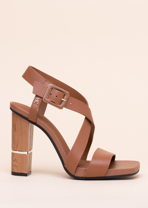 Tommy Hilfiger bateliai