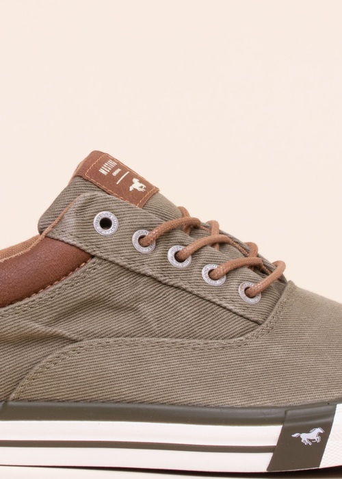 Mustang laisvalaikio batai