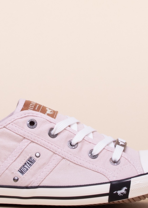 Mustang laisvalaikio batai