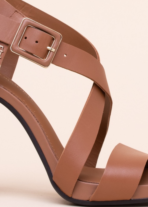 Tommy Hilfiger bateliai