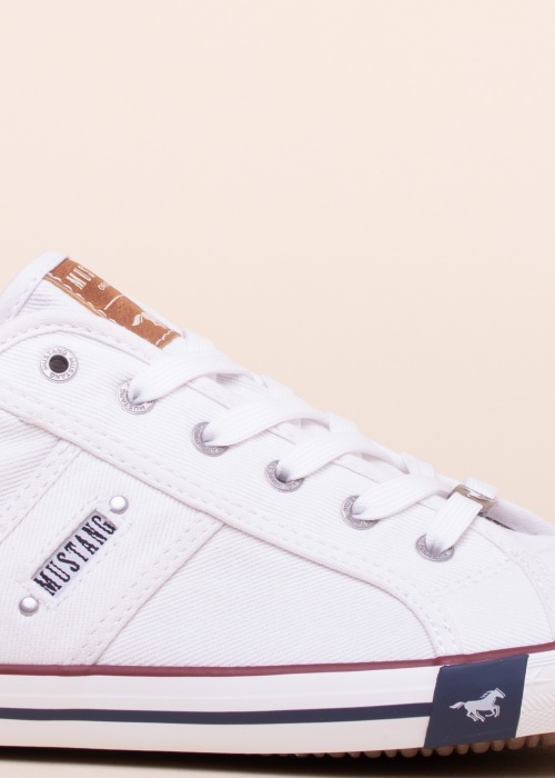 Mustang laisvalaikio batai