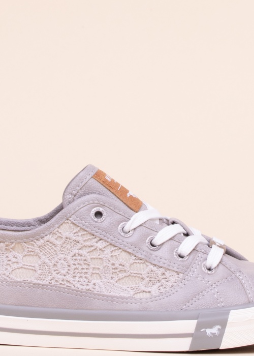 Mustang laisvalaikio batai