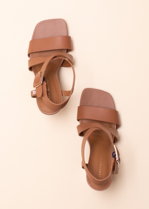 Tommy Hilfiger bateliai