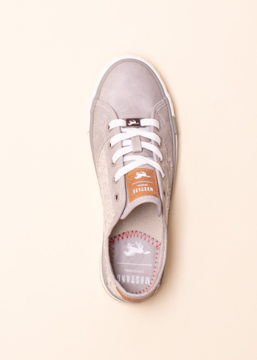 Mustang laisvalaikio batai