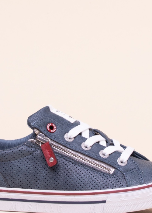 Mustang laisvalaikio batai