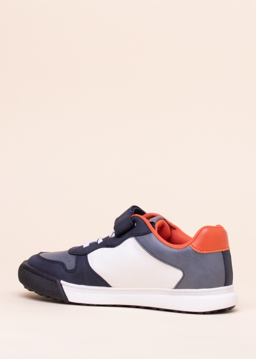 SJ laisvalaikio bateliai