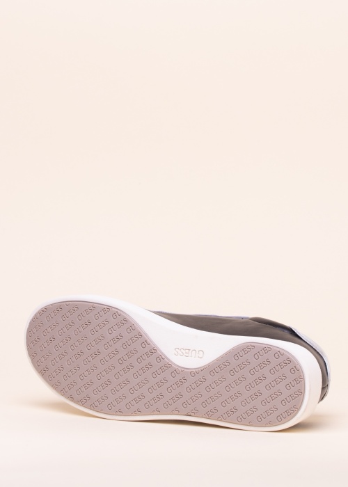 Guess laisvalaikio batai Mely