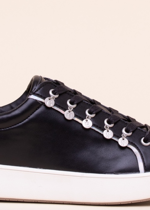 Guess laisvalaikio batai Mely