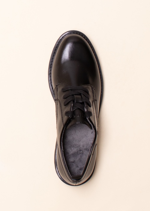 Jana uždari bateliai