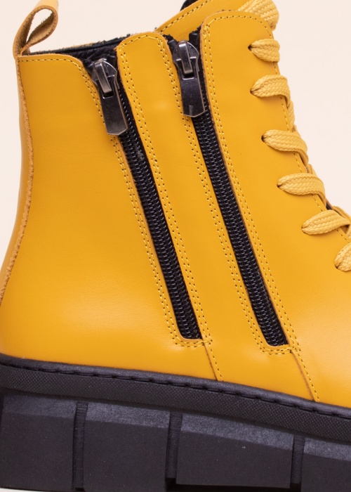 Loretta Vitale aulinukai